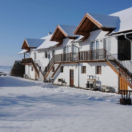 Geinberg Suites & Via Nova Lodges Polling im Innkreis Экстерьер фото